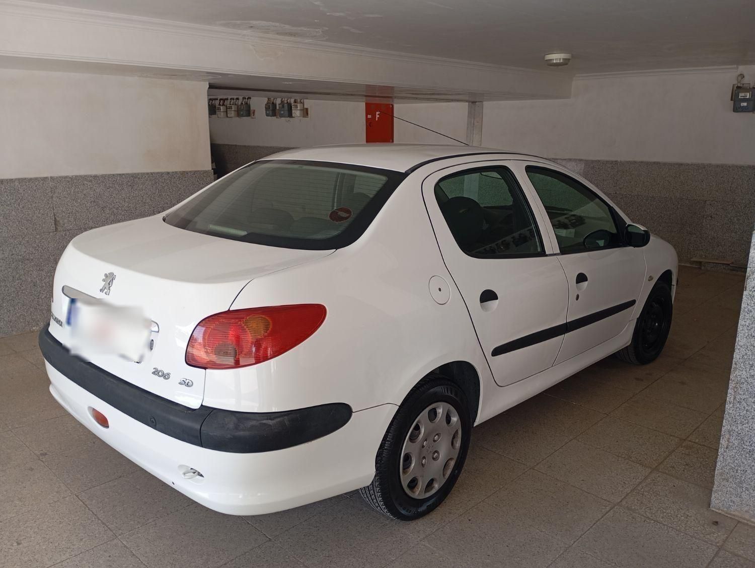 پژو ۲۰۶ صندوق دار v8 - 1395