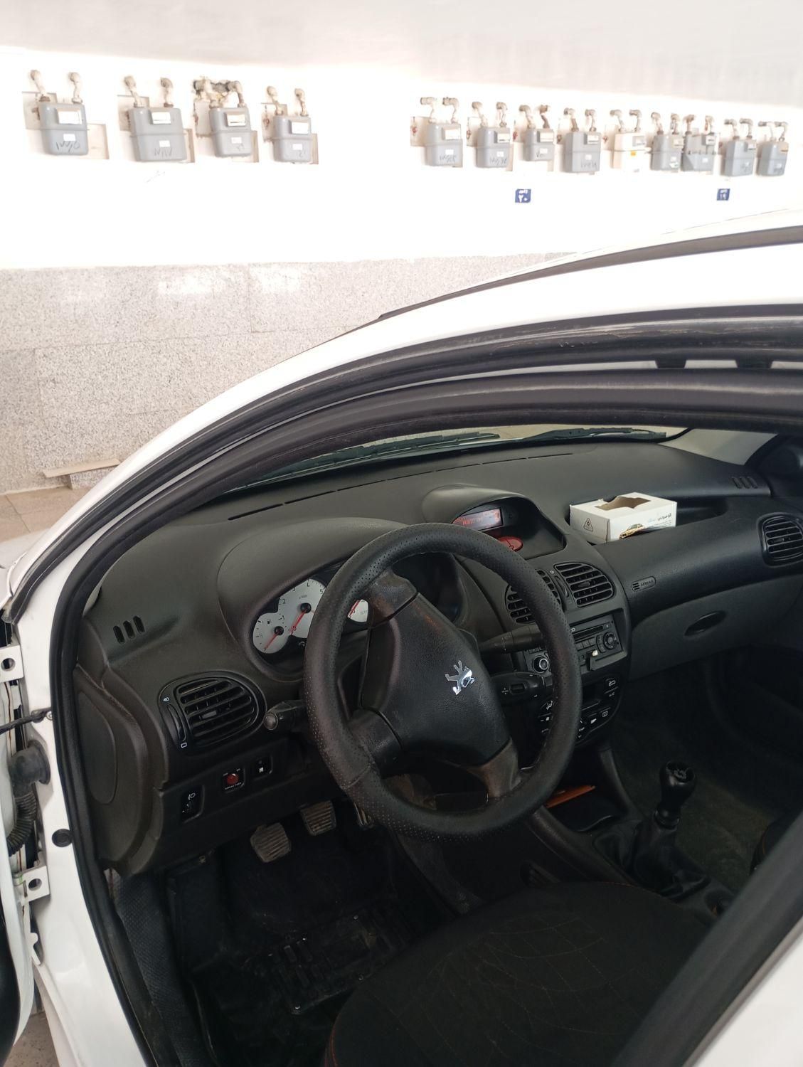 پژو ۲۰۶ صندوق دار v8 - 1395