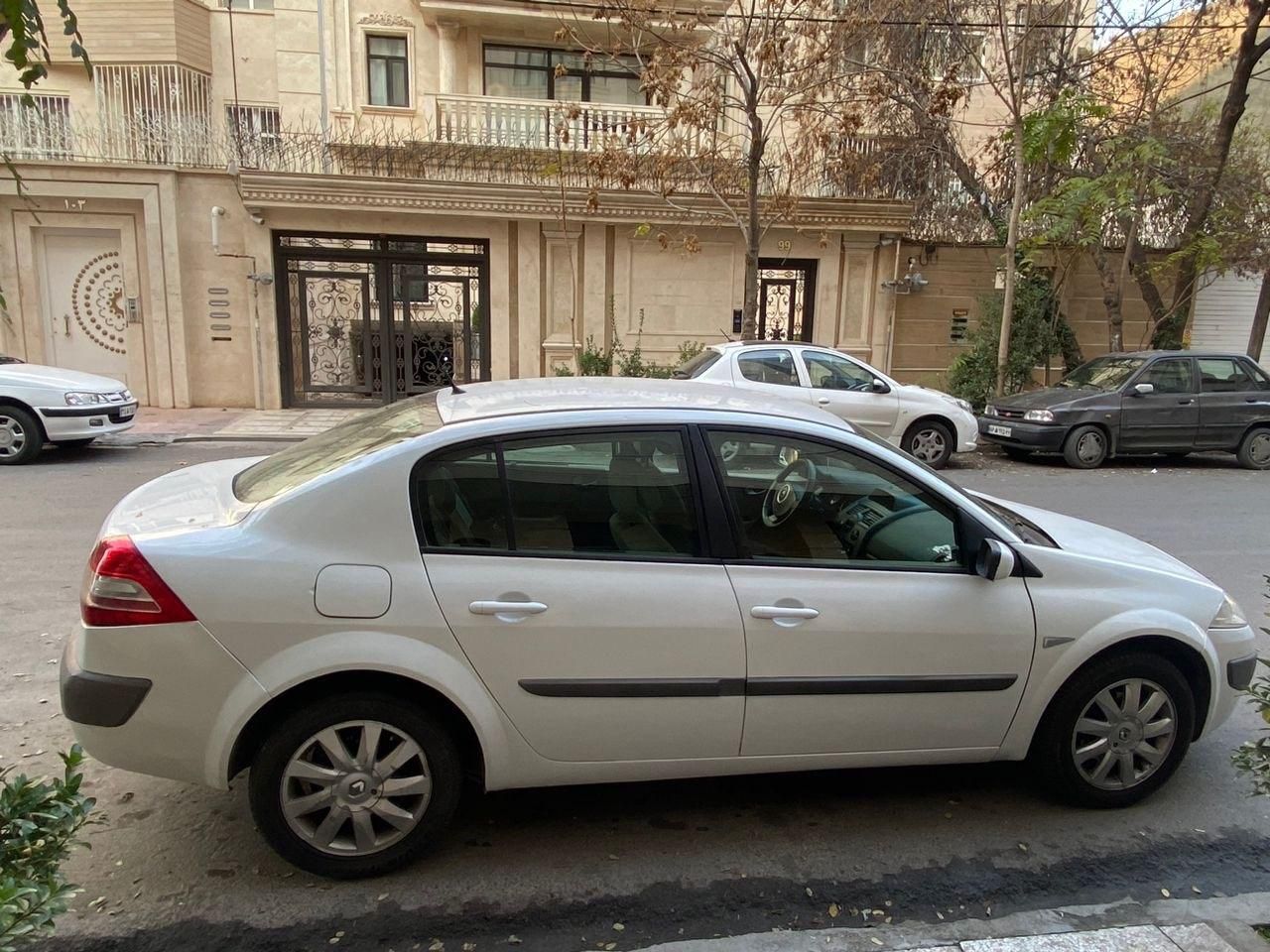 رنو مگان پارس خودرو 2000 - 1389