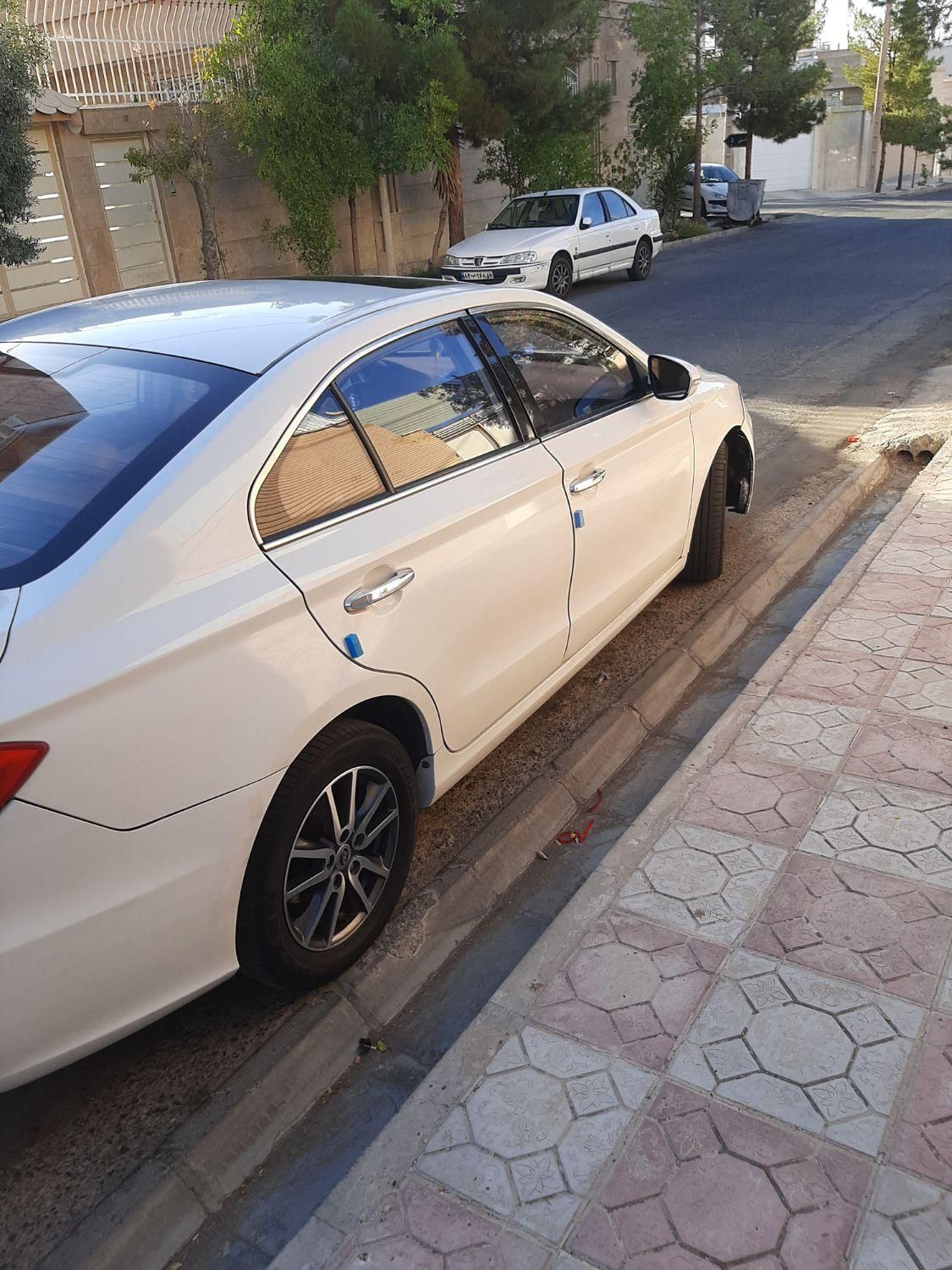 لیفان 820 اتوماتیک - 1395