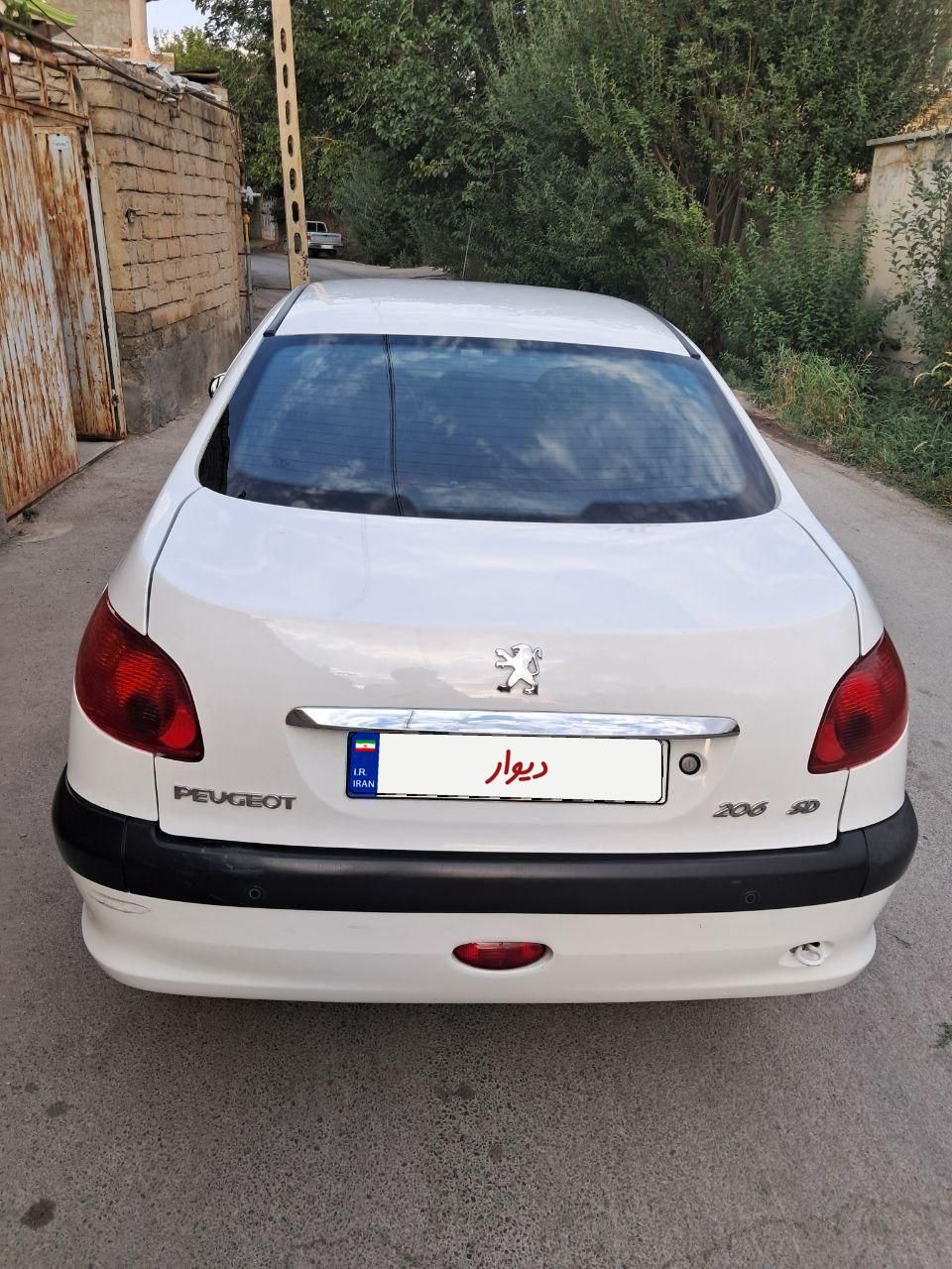 پژو ۲۰۶ صندوق دار v8 - 1397