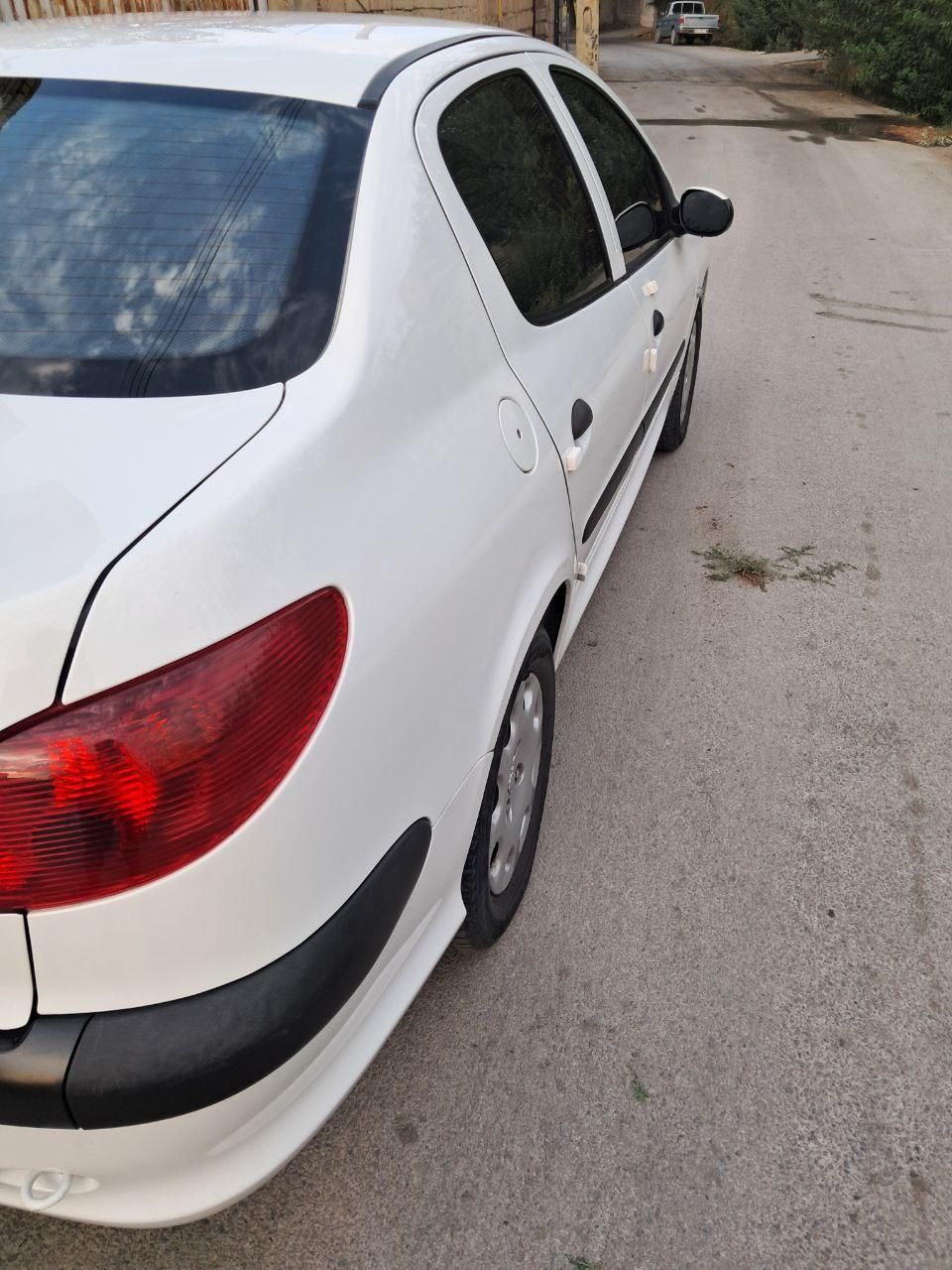 پژو ۲۰۶ صندوق دار v8 - 1397