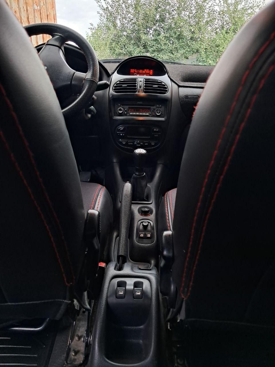 پژو ۲۰۶ صندوق دار v8 - 1397