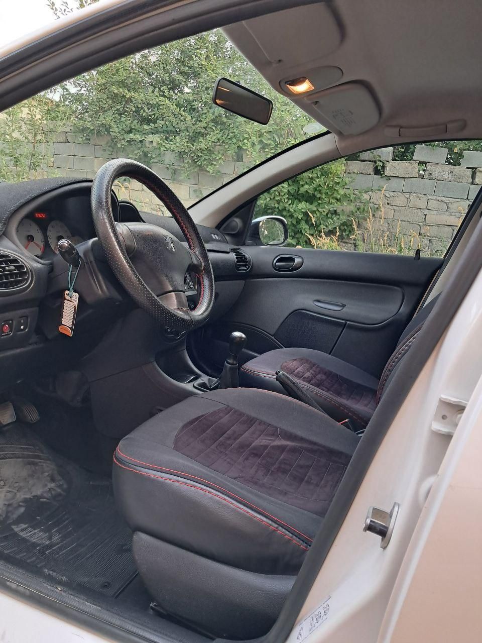 پژو ۲۰۶ صندوق دار v8 - 1397