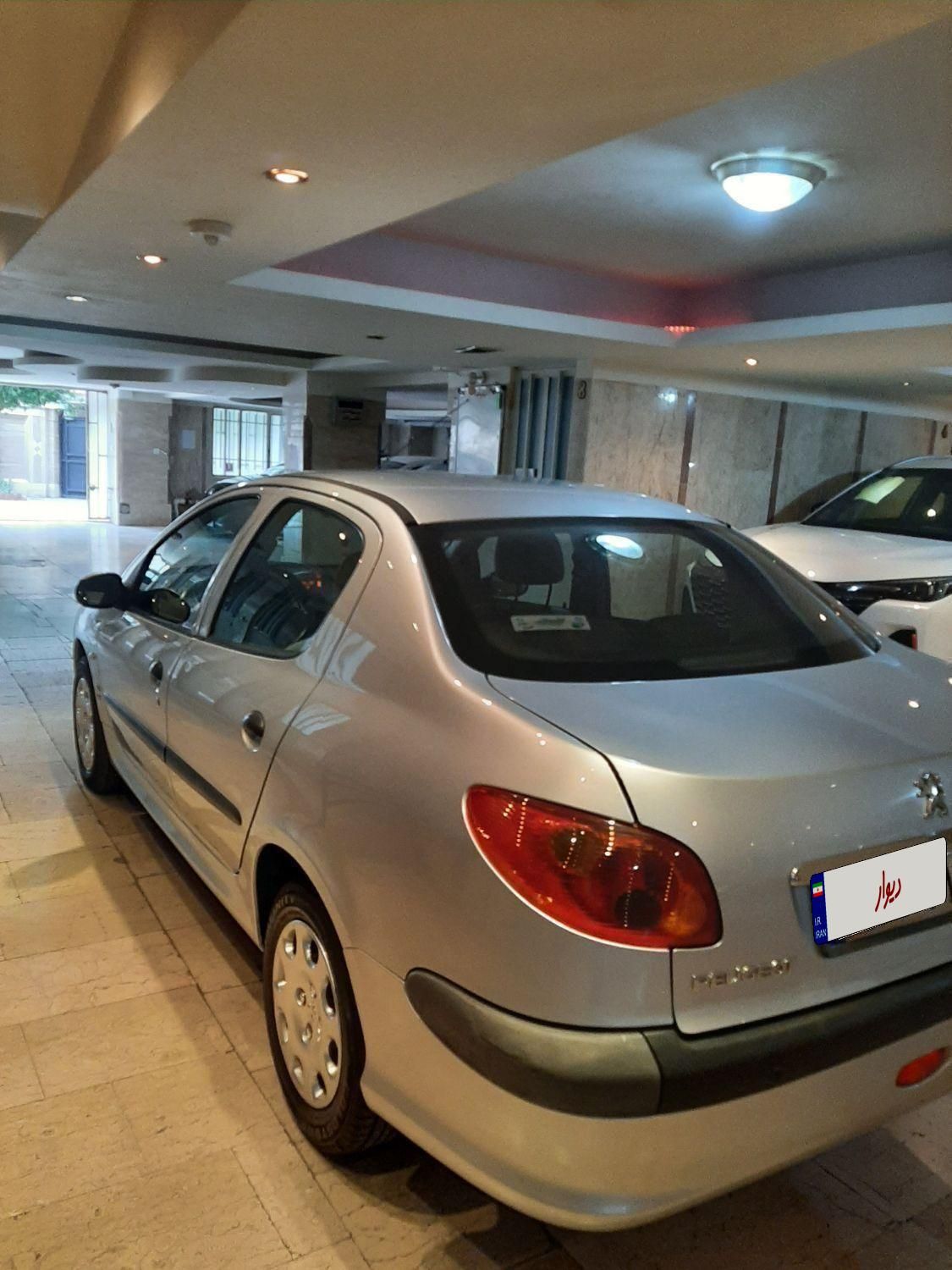 پژو ۲۰۶ صندوق دار v8 - 1393