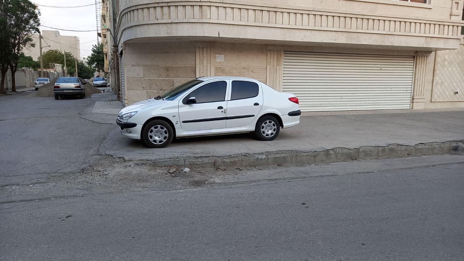 پژو ۲۰۶ صندوق دار v8 - 1397