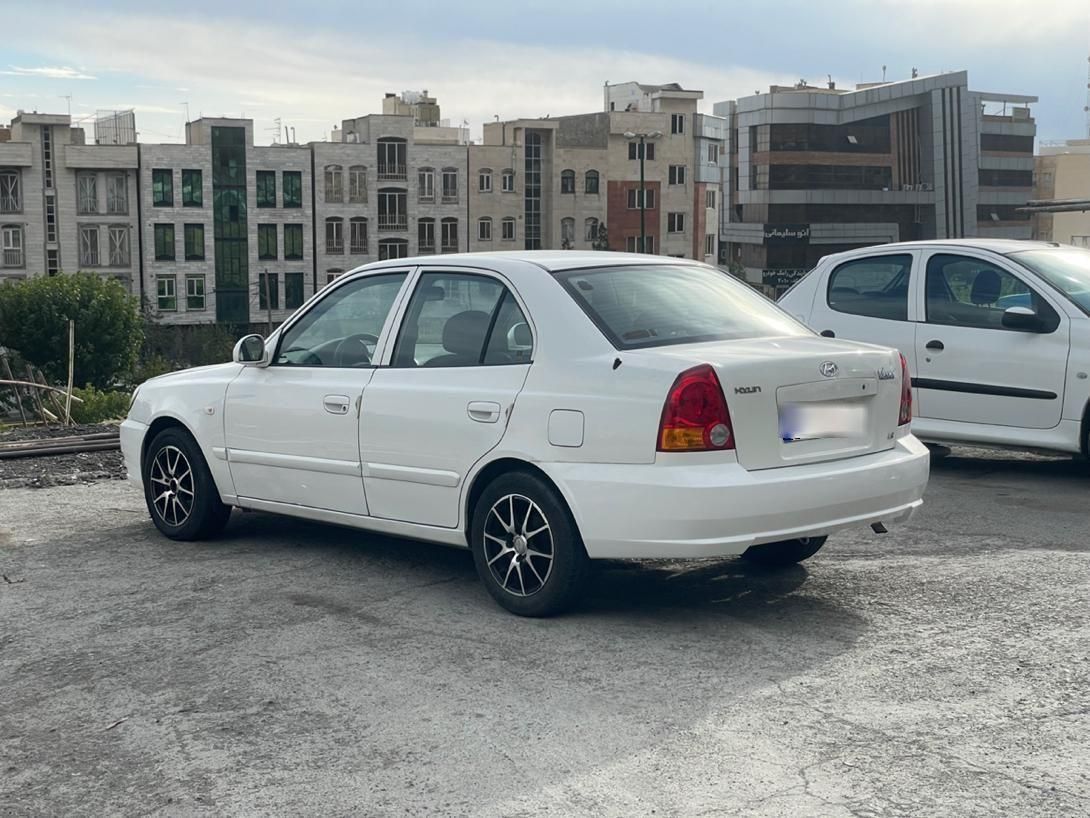 هیوندای ورنا دنده‌ ای - 1384