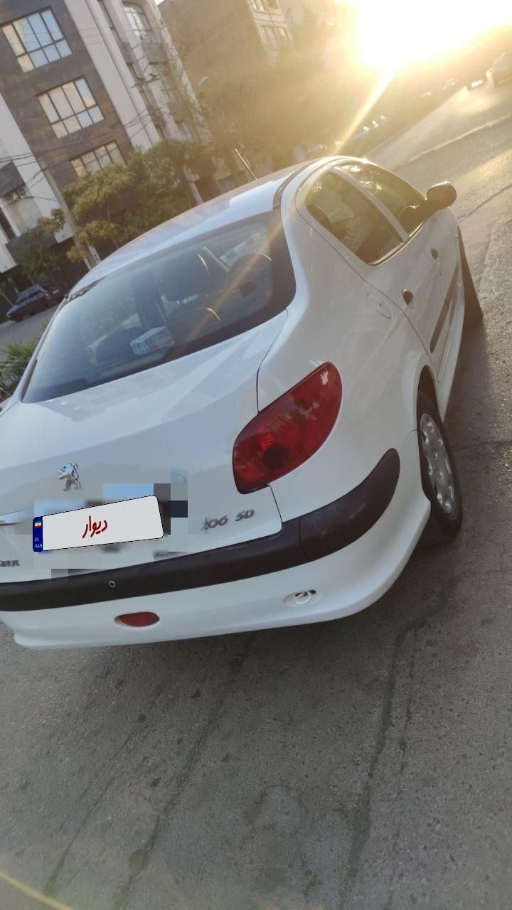 پژو ۲۰۶ صندوق دار v8 - 1392