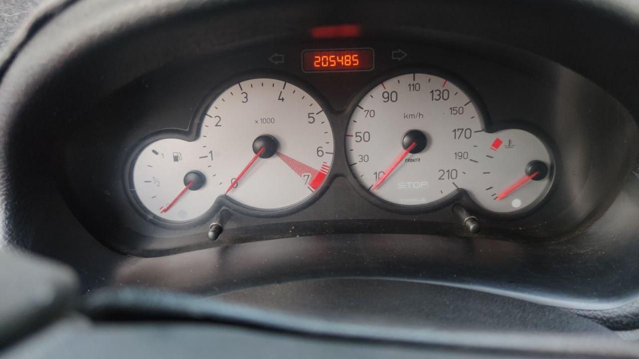 پژو ۲۰۶ صندوق دار v8 - 1392