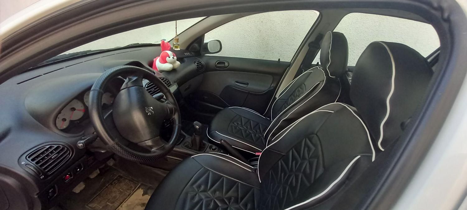پژو ۲۰۶ صندوق دار v8 - 1395