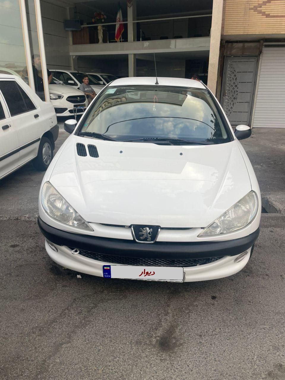 پژو ۲۰۶ صندوق دار v8 - 1392