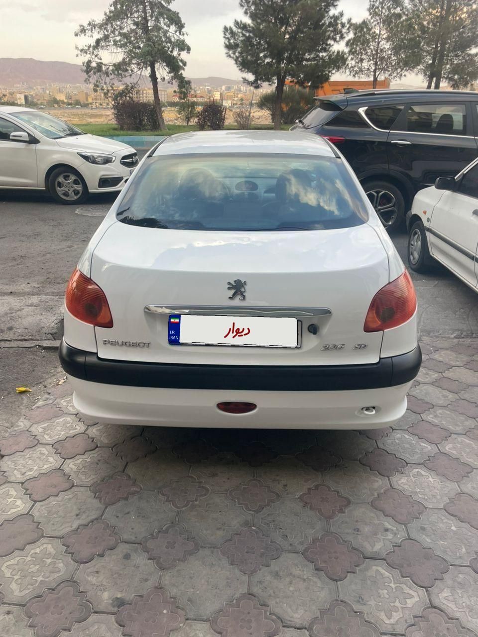 پژو ۲۰۶ صندوق دار v8 - 1392