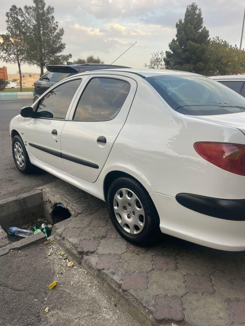 پژو ۲۰۶ صندوق دار v8 - 1392