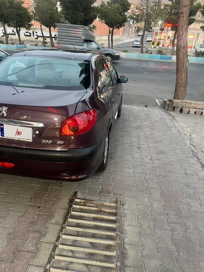 پژو ۲۰۶ صندوق دار v8 - 1395