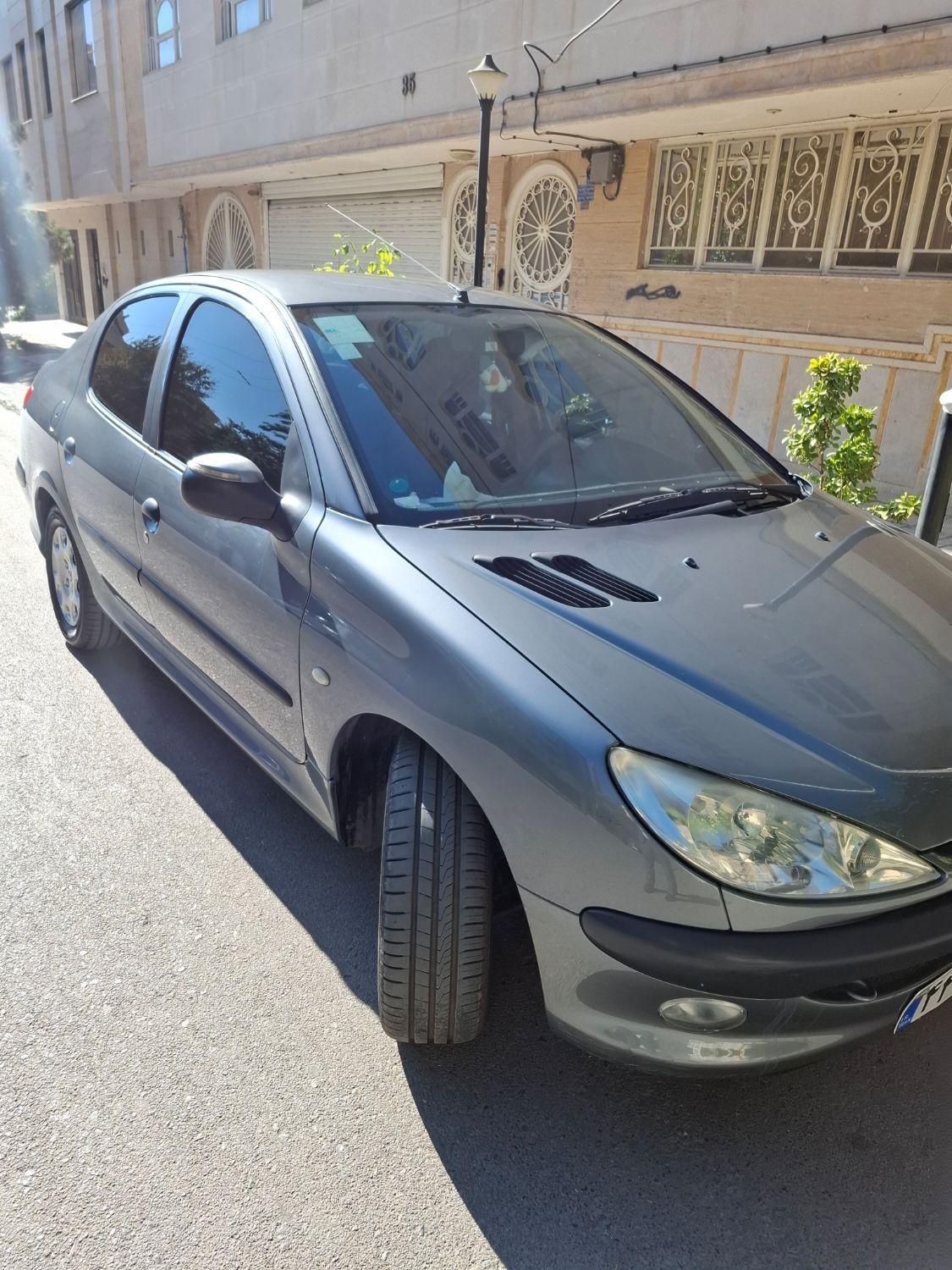 پژو ۲۰۶ صندوق دار v8 - 1396