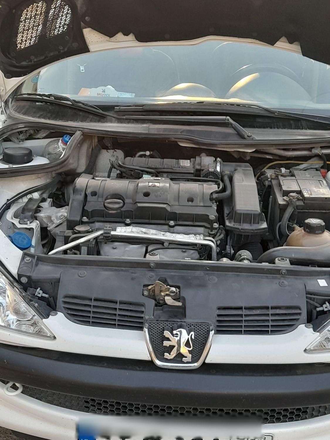 پژو ۲۰۶ صندوق دار v8 - 1396