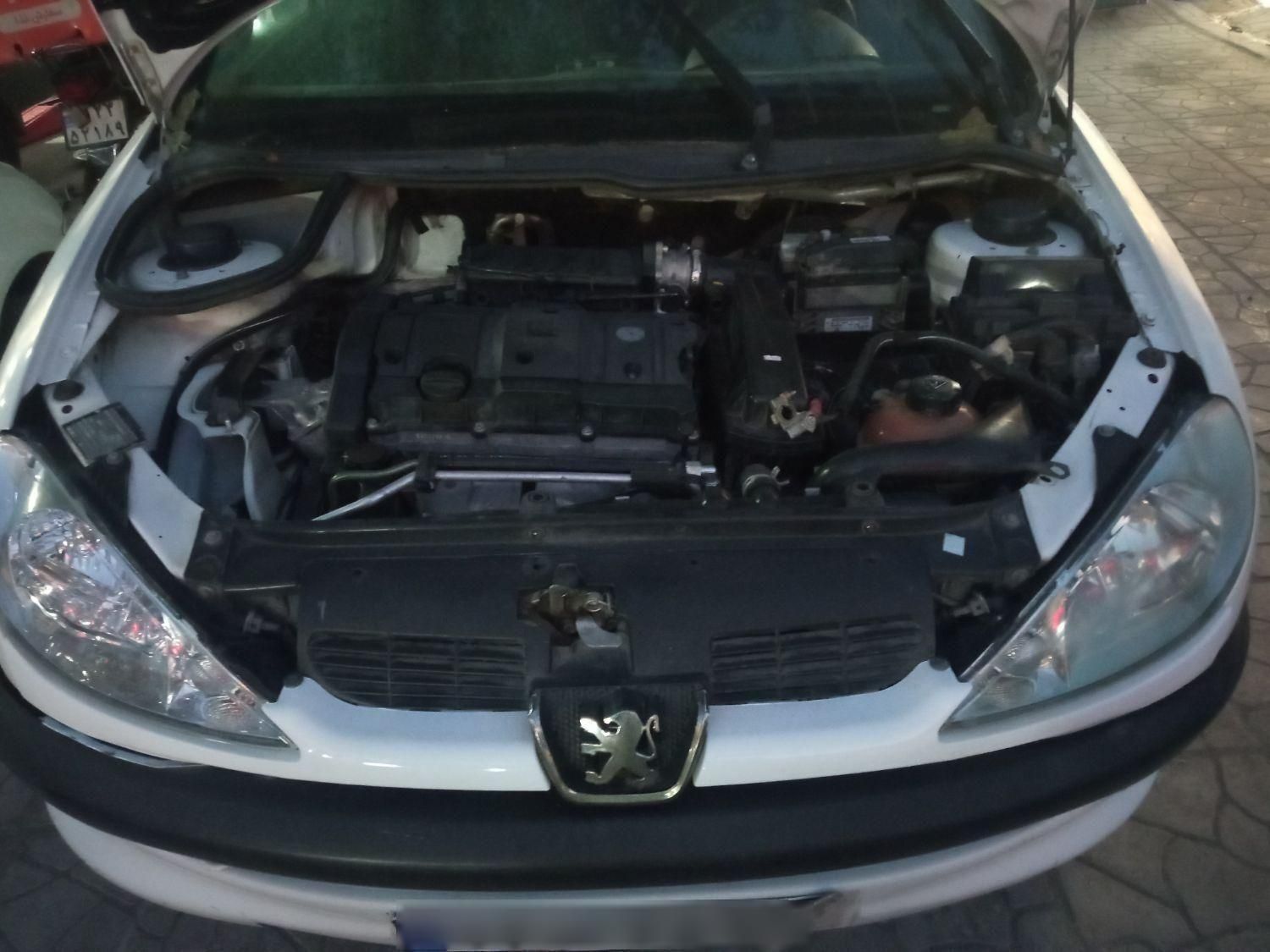 پژو ۲۰۶ صندوق دار v8 - 1394