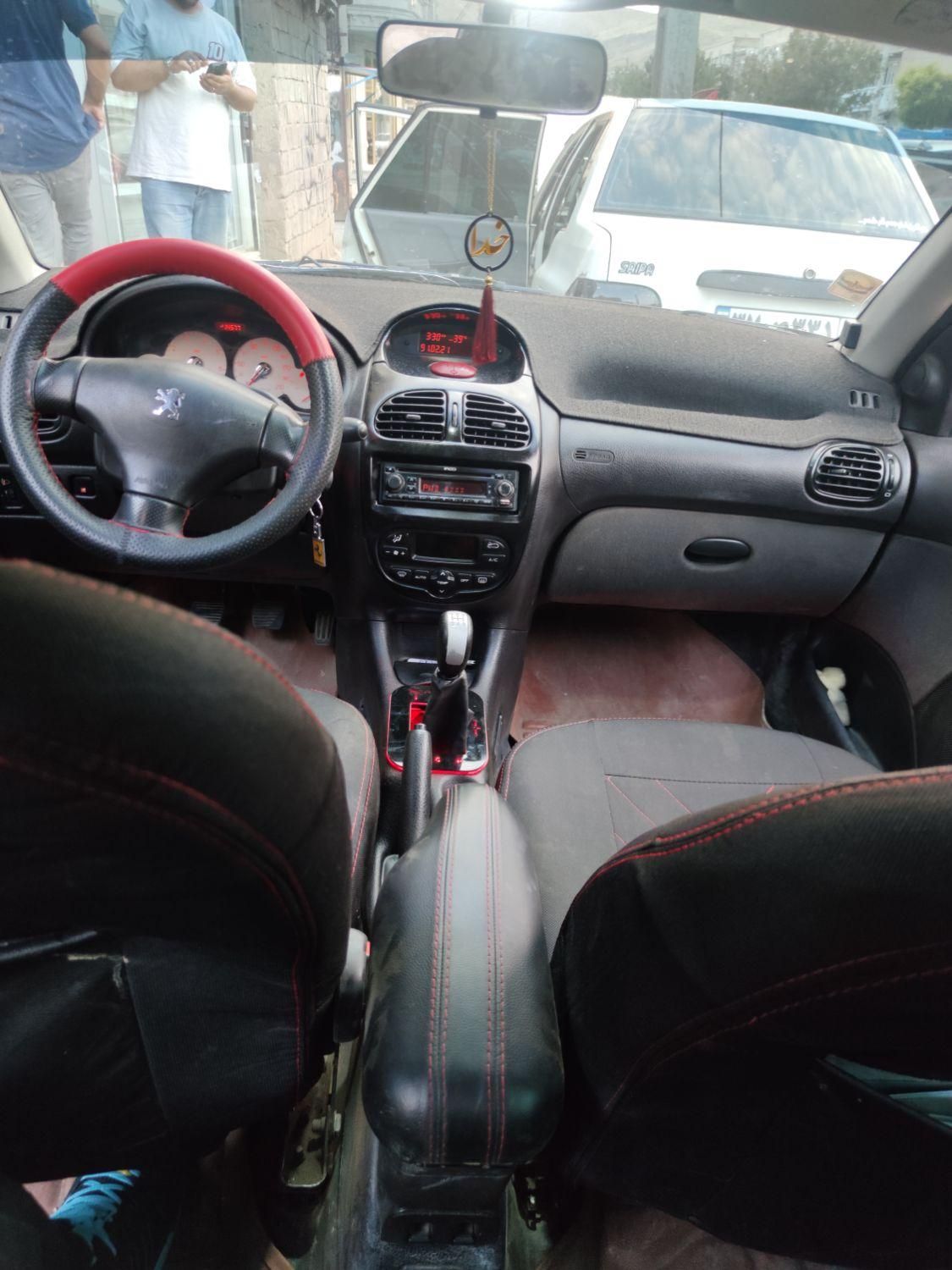 پژو ۲۰۶ صندوق دار v8 - 1392