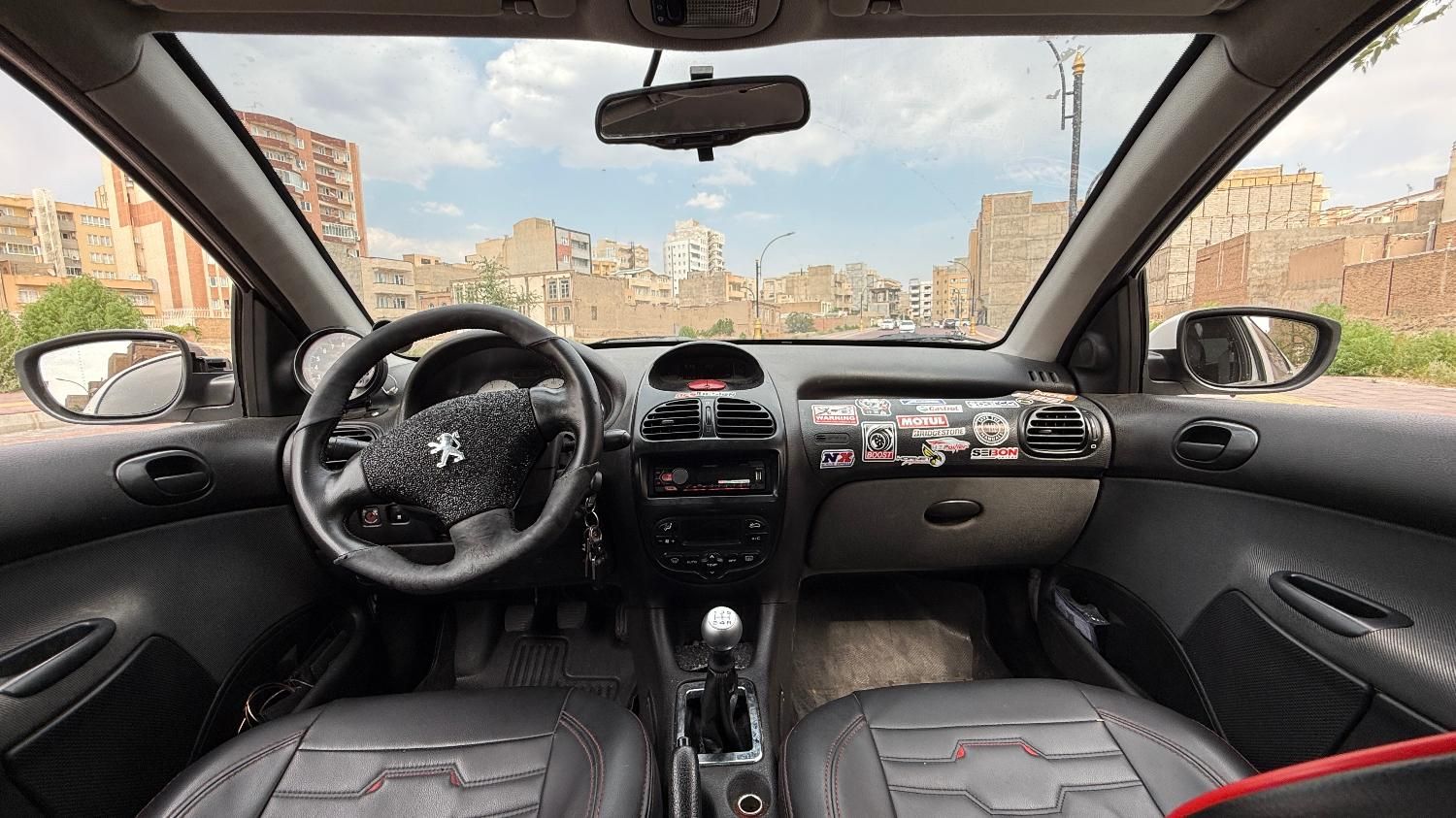 پژو ۲۰۶ صندوق دار v8 - 1393