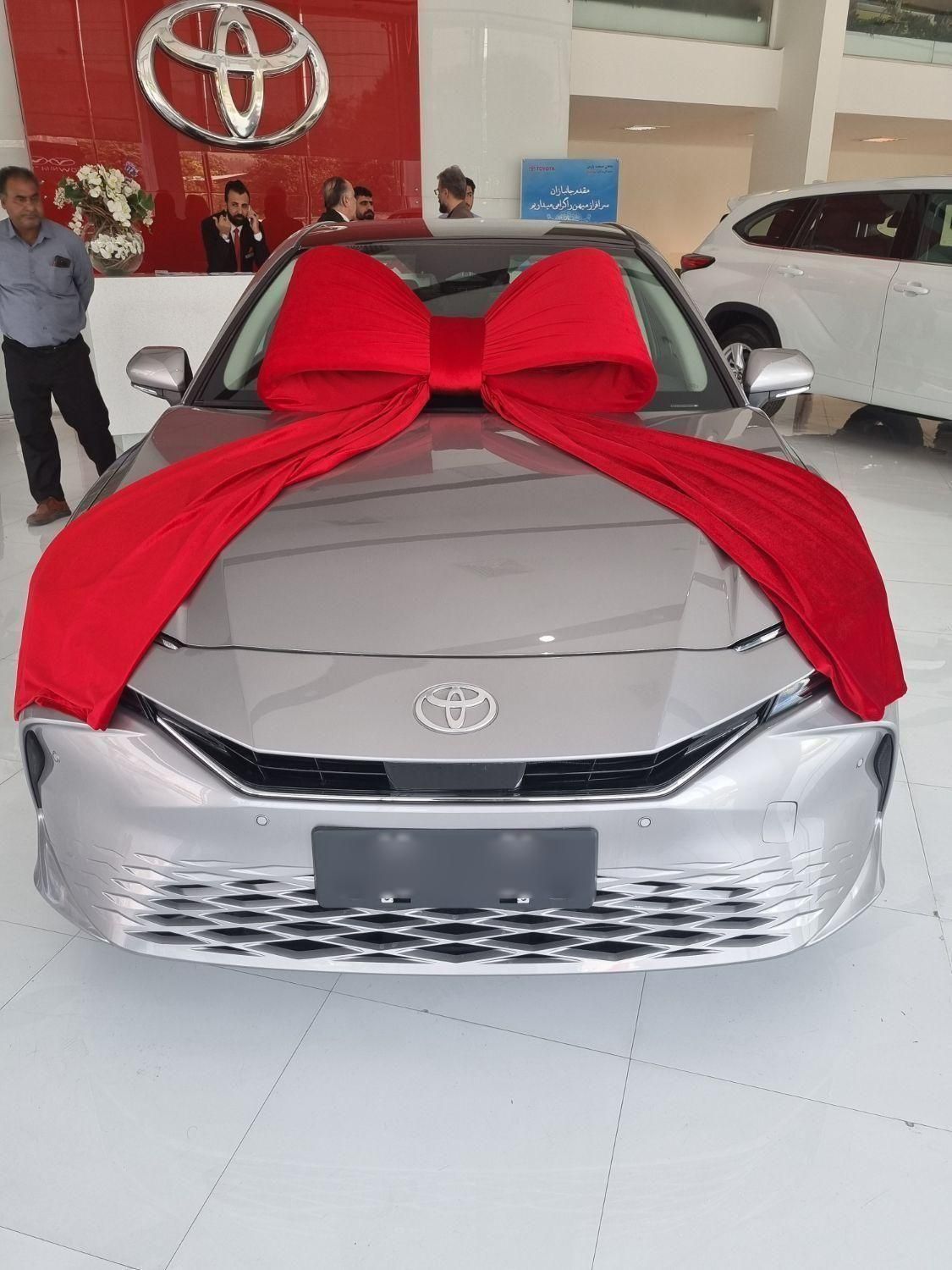 تویوتا کمری XLE - 2024
