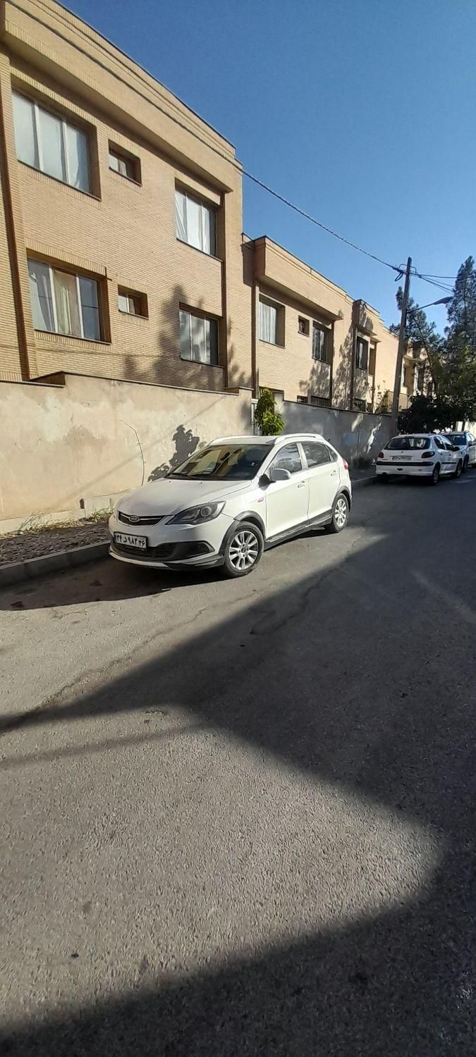 خودرو ام وی ام، 315 هاچ بک آگهی ann_19840358