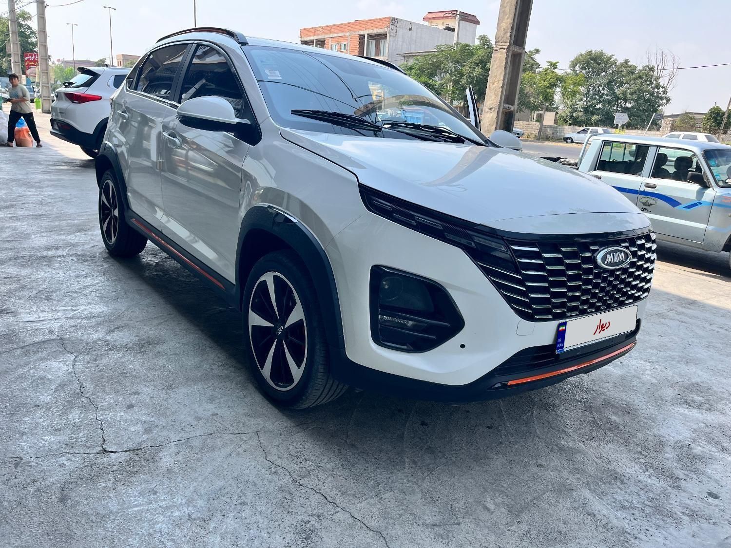 ام وی ام X33 کراس دنده‌ای - 1402