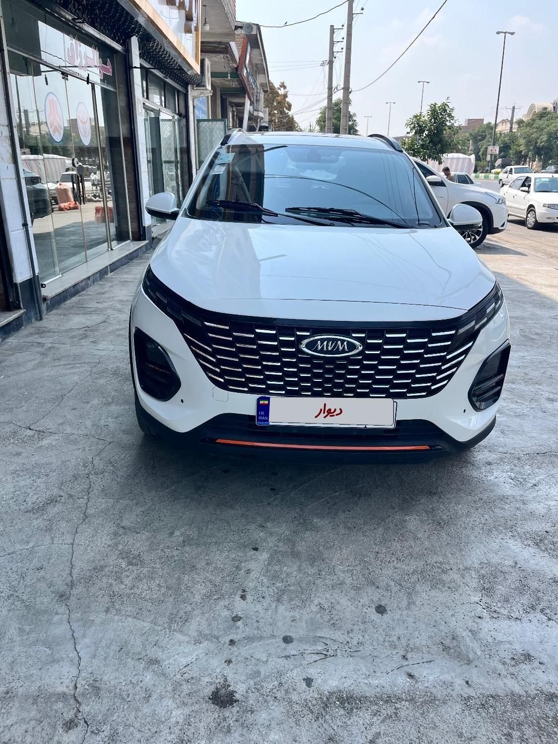 ام وی ام X33 کراس دنده‌ای - 1402
