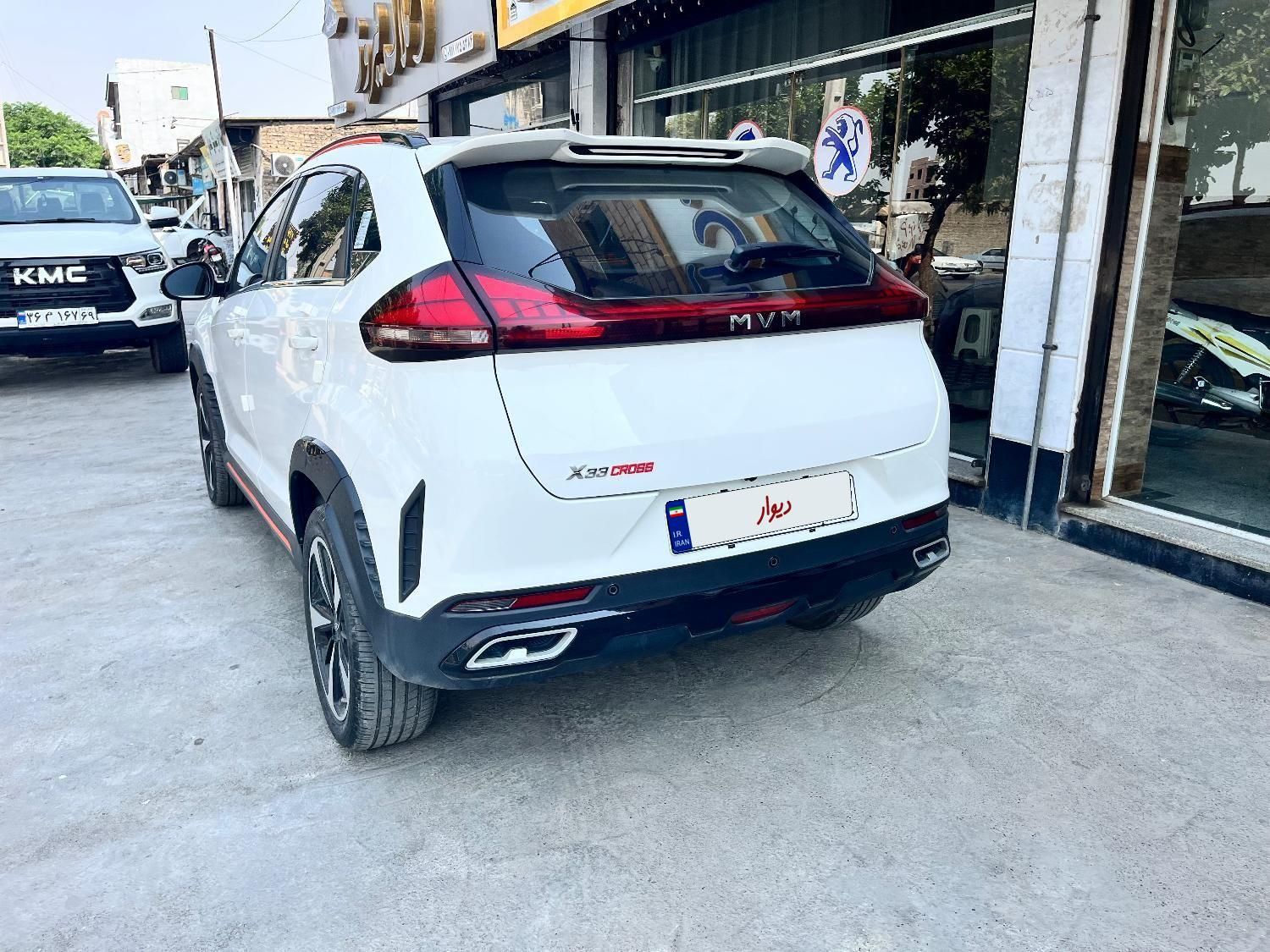 ام وی ام X33 کراس دنده‌ای - 1402