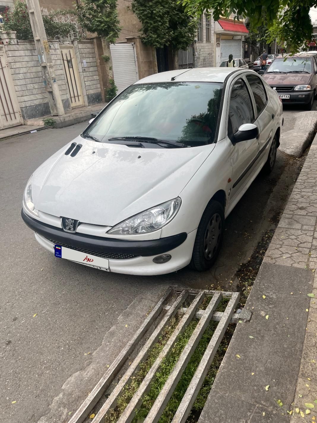 پژو ۲۰۶ صندوق دار v8 - 1393