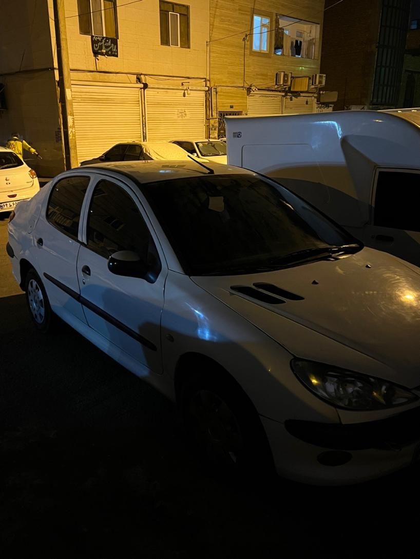 پژو ۲۰۶ صندوق دار v8 - 1392