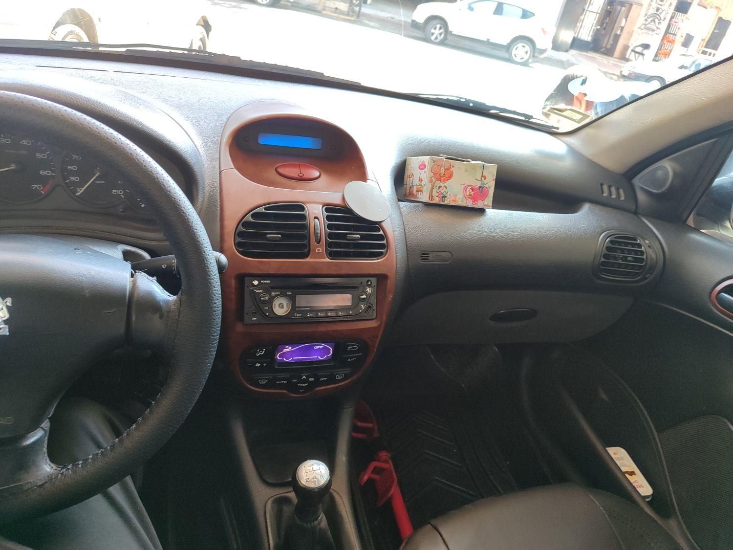 پژو ۲۰۶ صندوق دار v8 - 1390