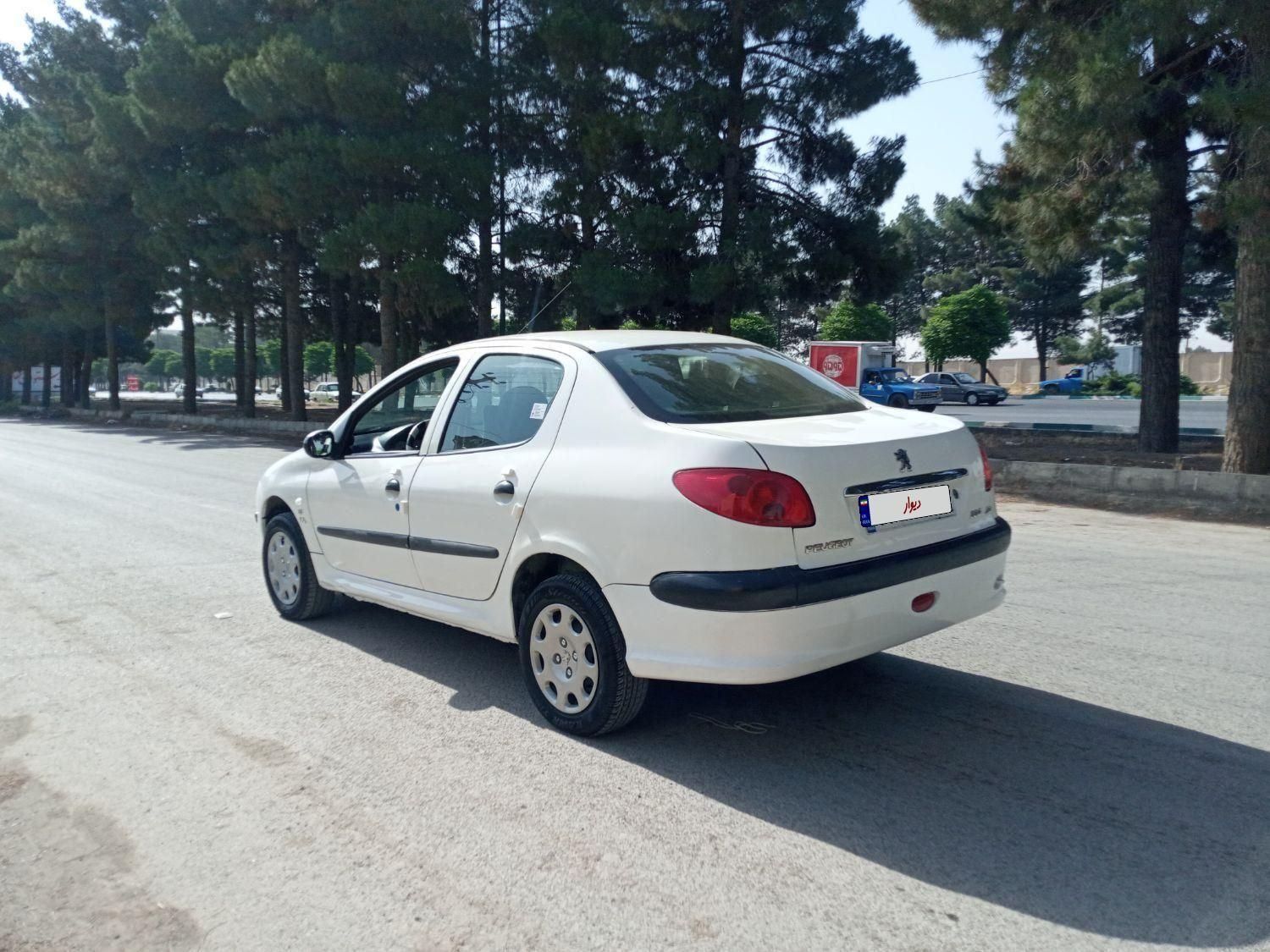 پژو ۲۰۶ صندوق دار v10 - 1390