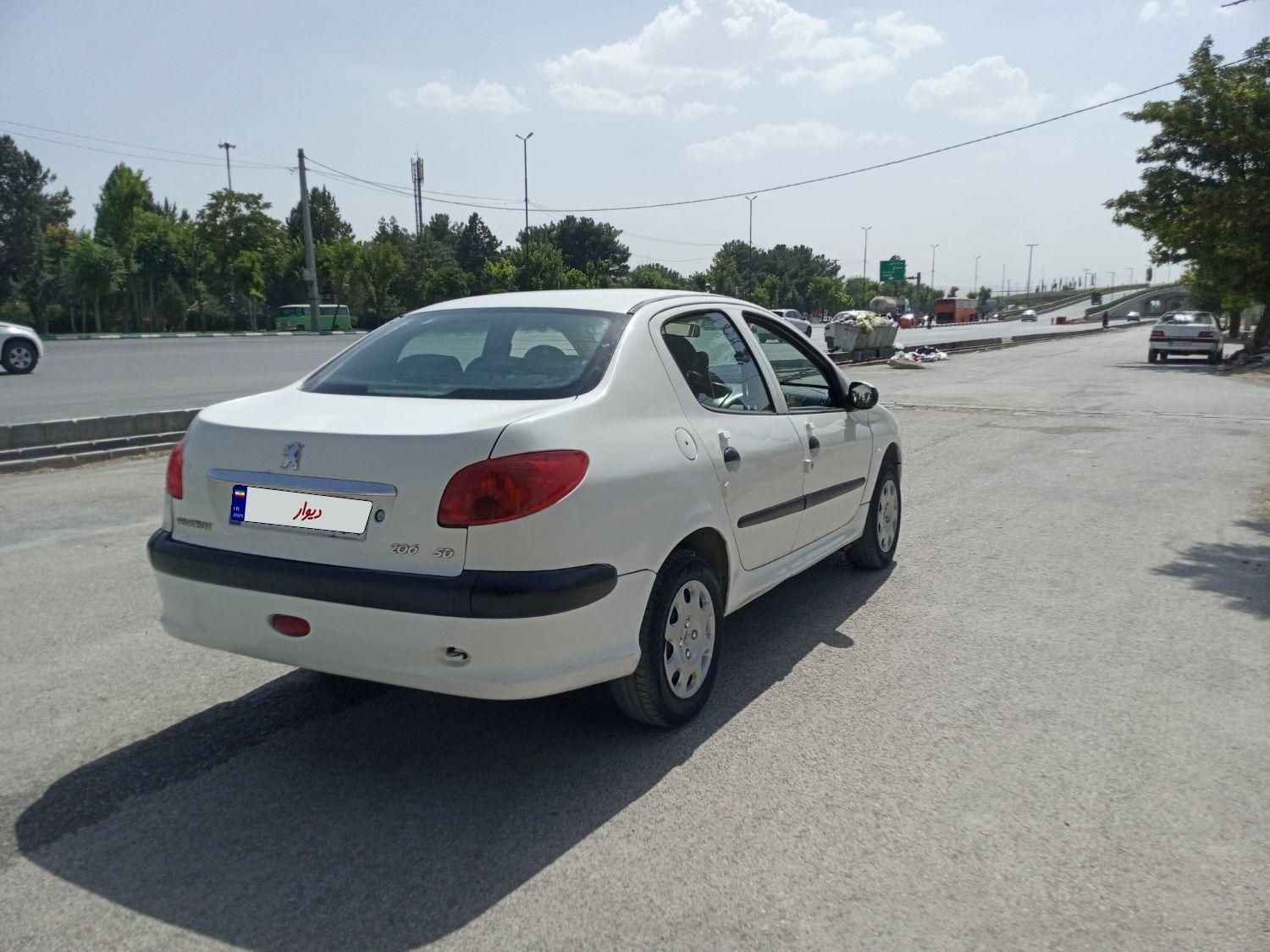 پژو ۲۰۶ صندوق دار v10 - 1390