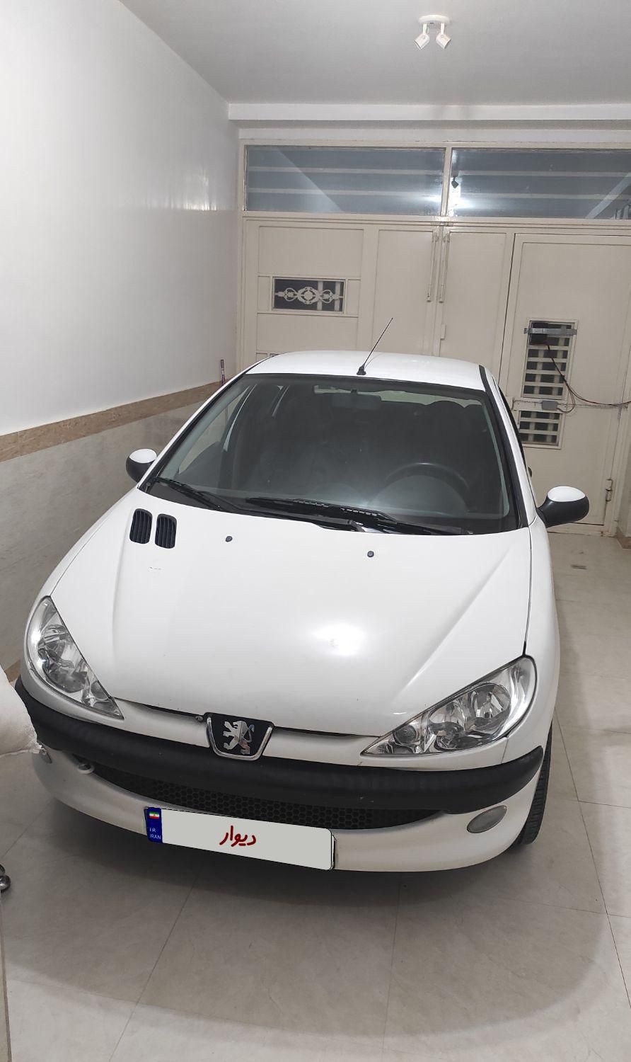 پژو ۲۰۶ صندوق دار v8 - 1396