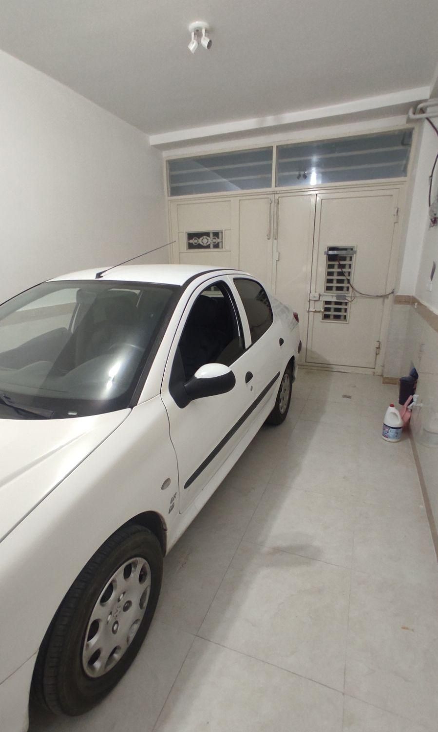 پژو ۲۰۶ صندوق دار v8 - 1396