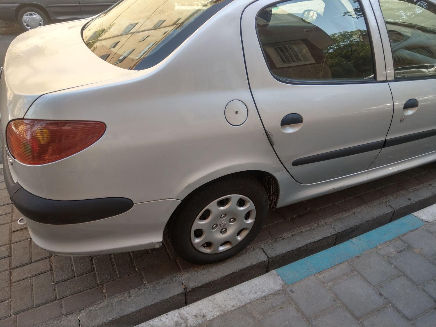 پژو ۲۰۶ صندوق دار v8 - 1392