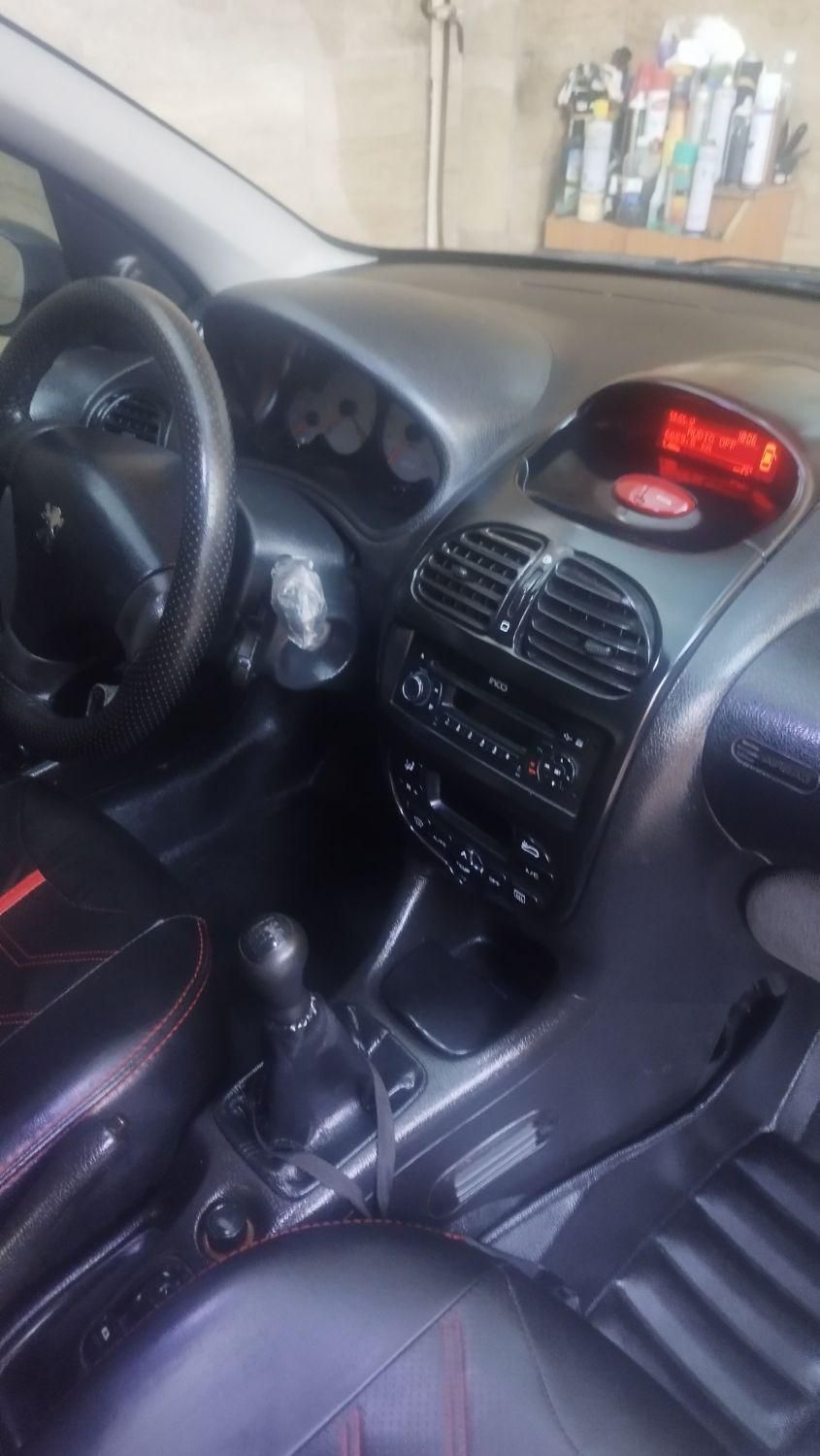 پژو ۲۰۶ صندوق دار v8 - 1397