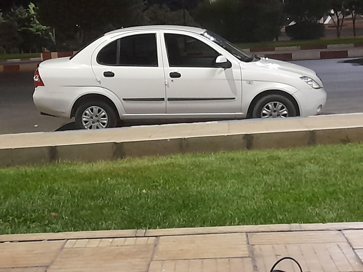 تیبا صندوق دار SX - 1400