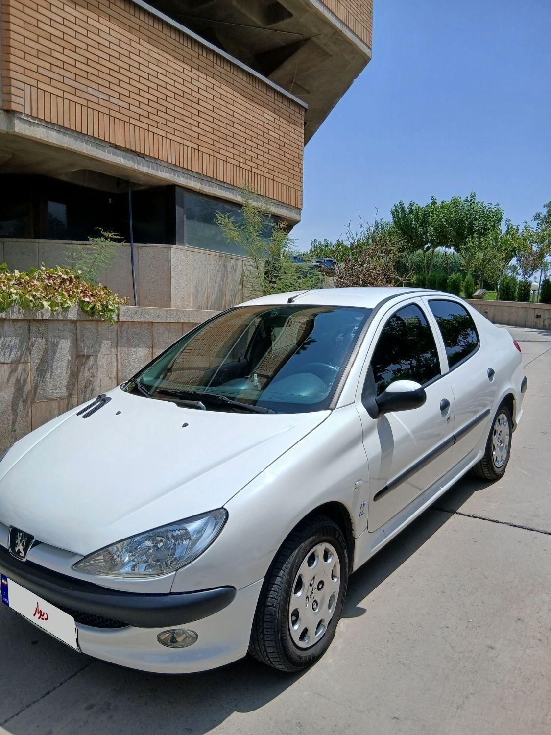 پژو ۲۰۶ صندوق دار v8 - 1396