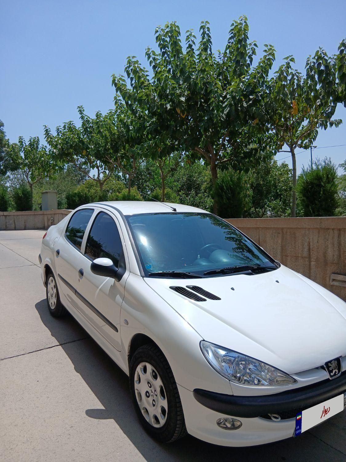 پژو ۲۰۶ صندوق دار v8 - 1396