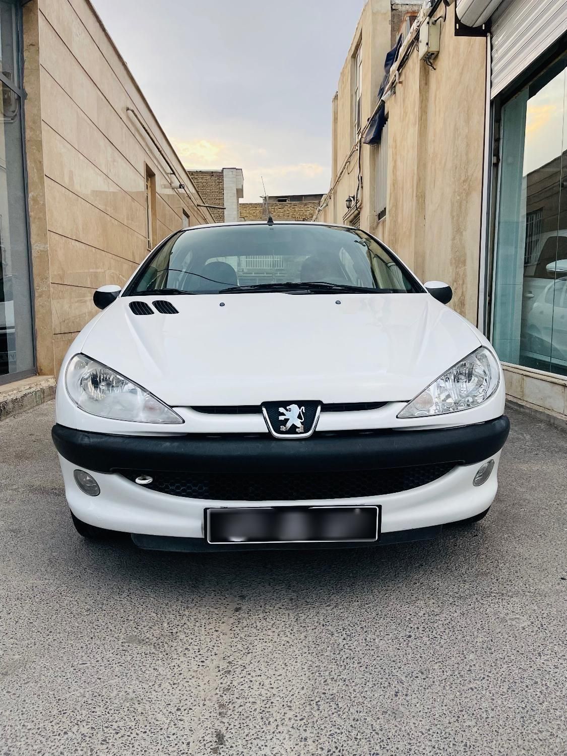 پژو ۲۰۶ صندوق دار v8 - 1396