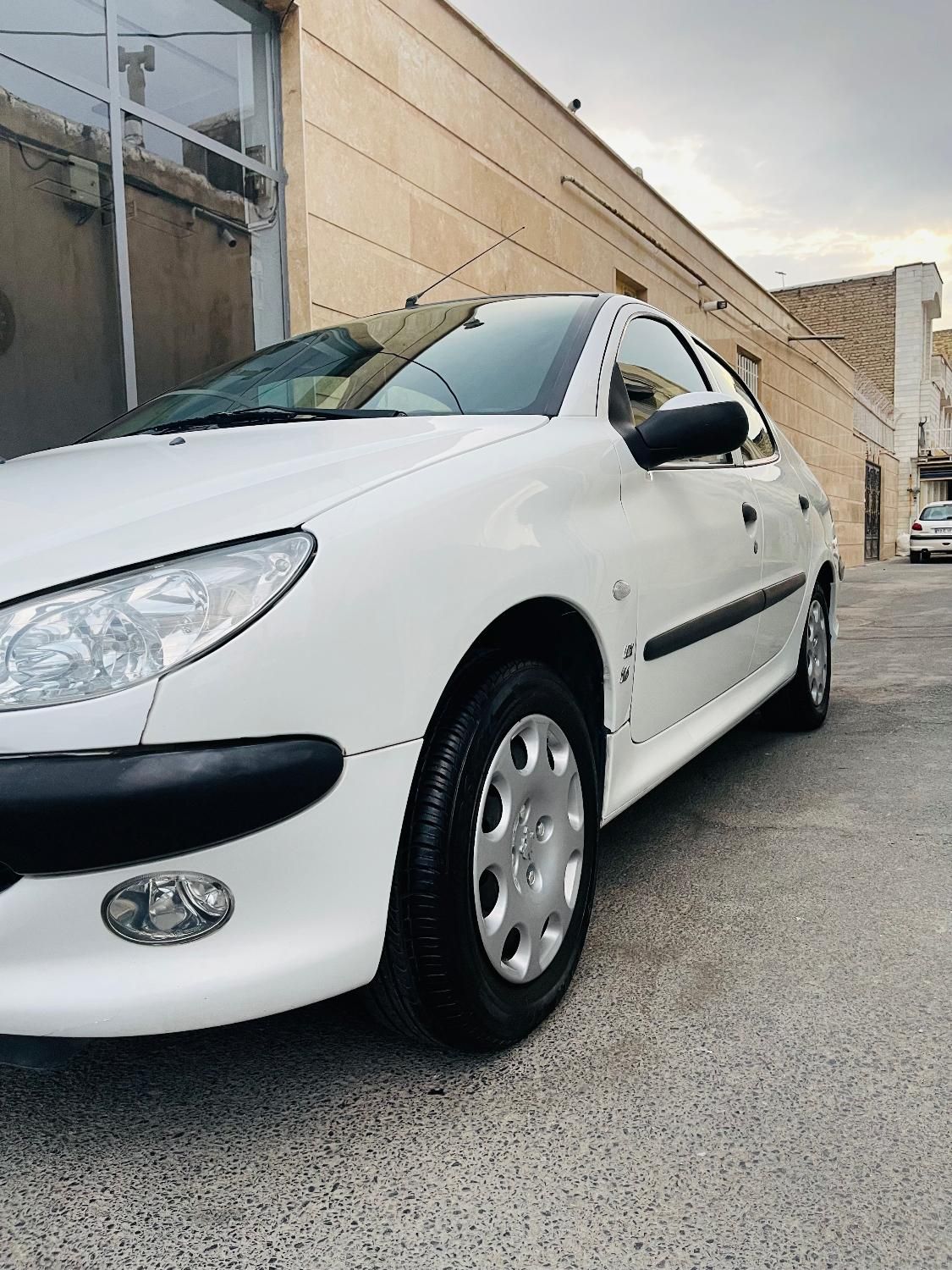 پژو ۲۰۶ صندوق دار v8 - 1396