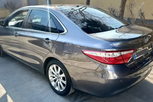 تویوتا کمری XLE - 2015