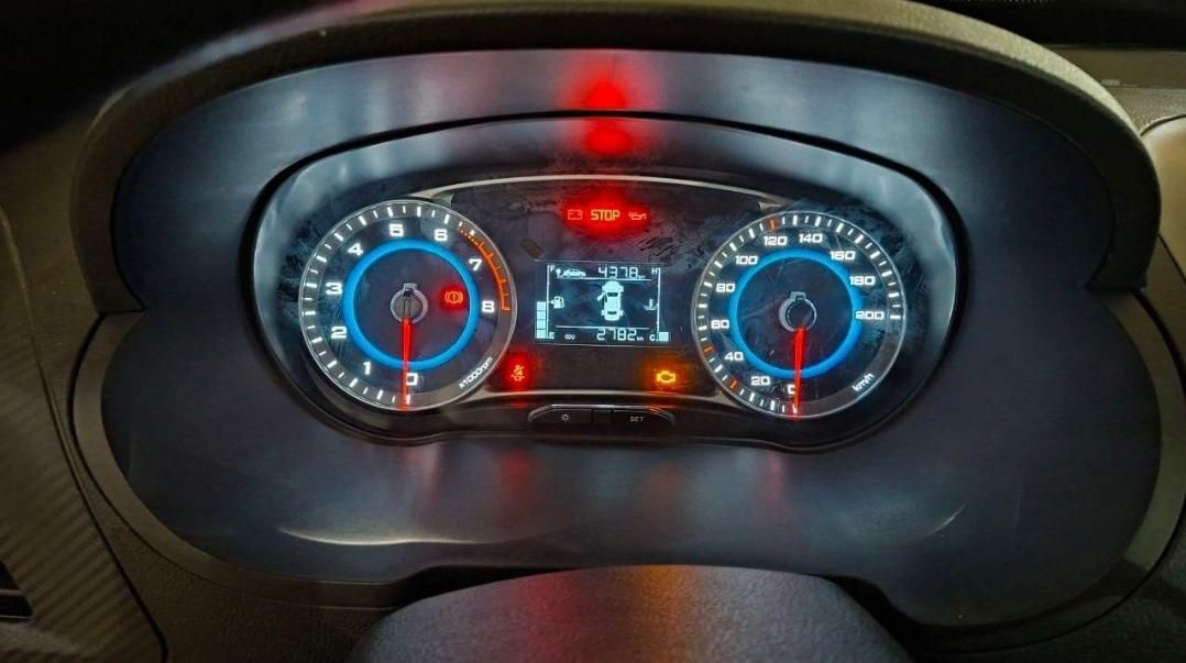 کوییک R دنده‌ای - 1403