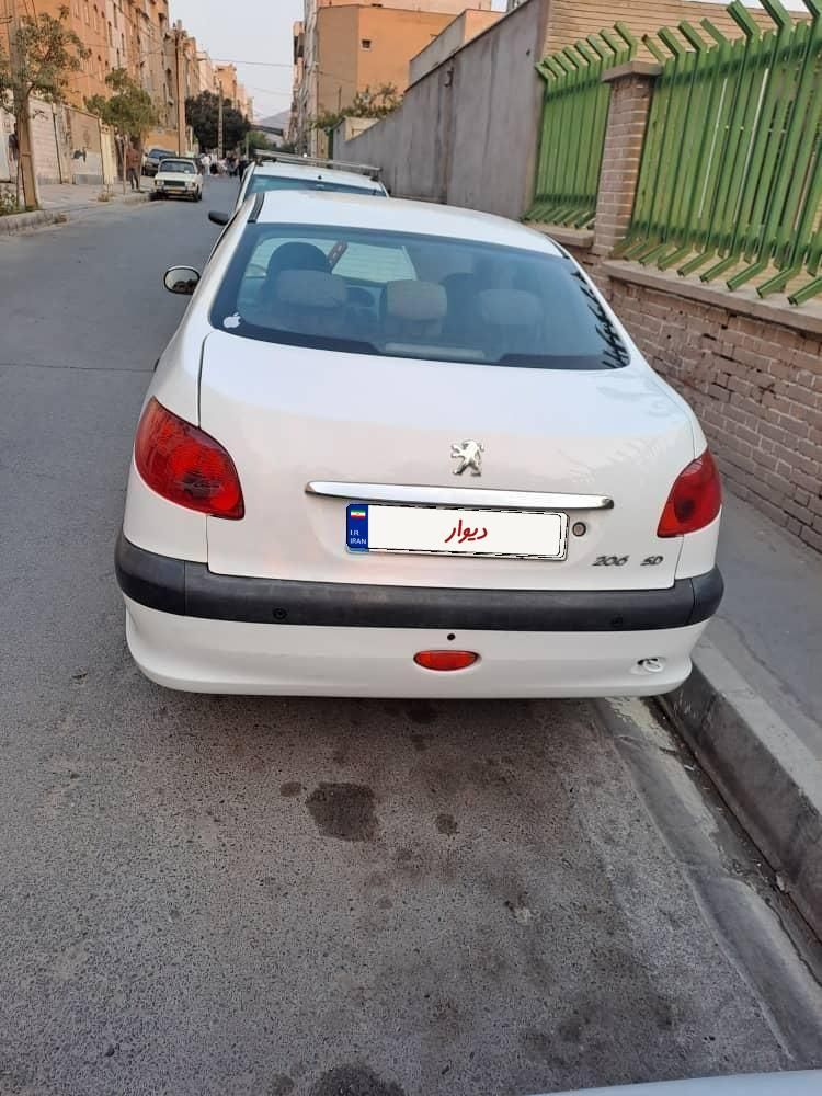 پژو ۲۰۶ صندوق دار v8 - 1396