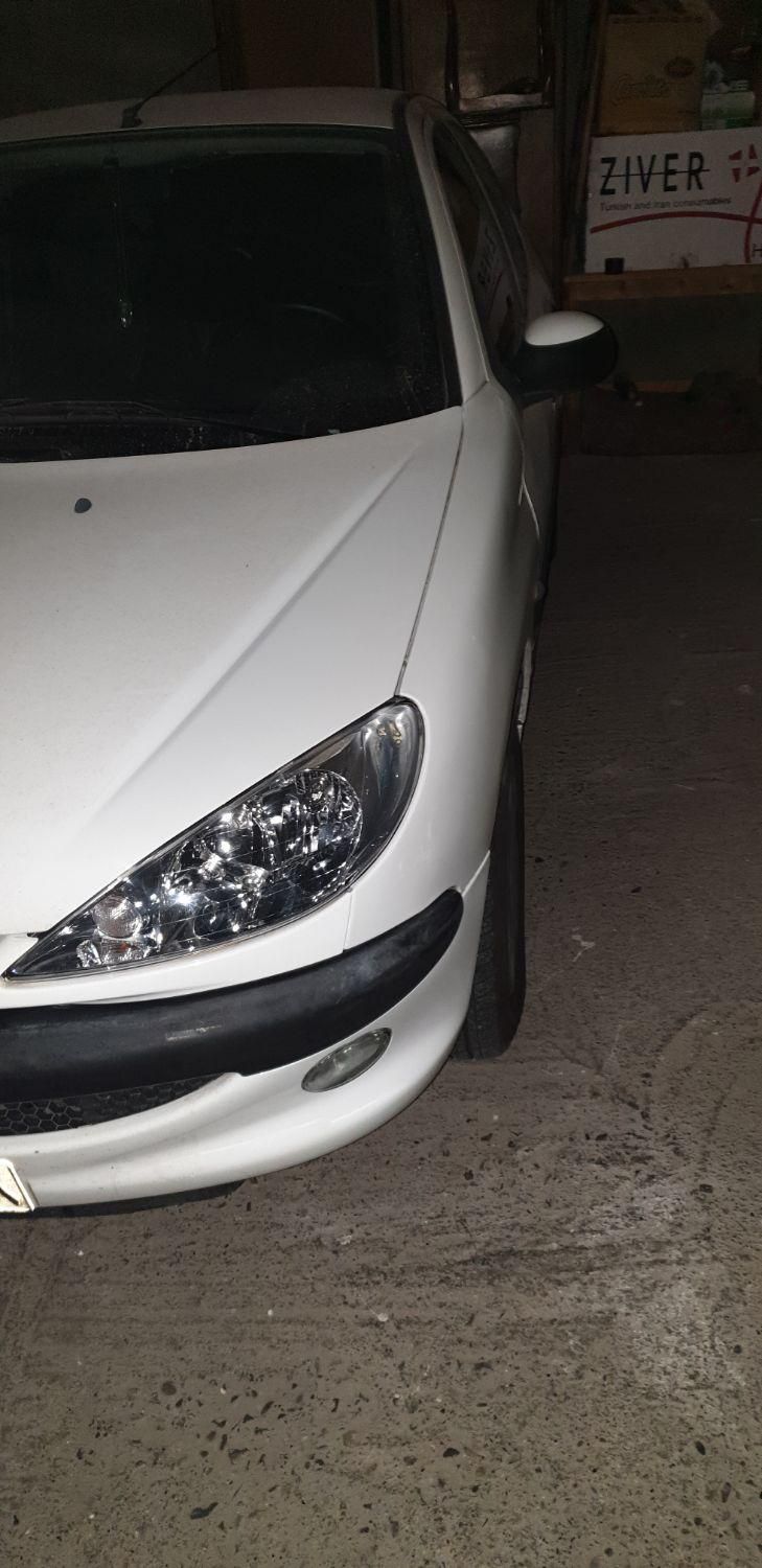 پژو ۲۰۶ صندوق دار v8 - 1396