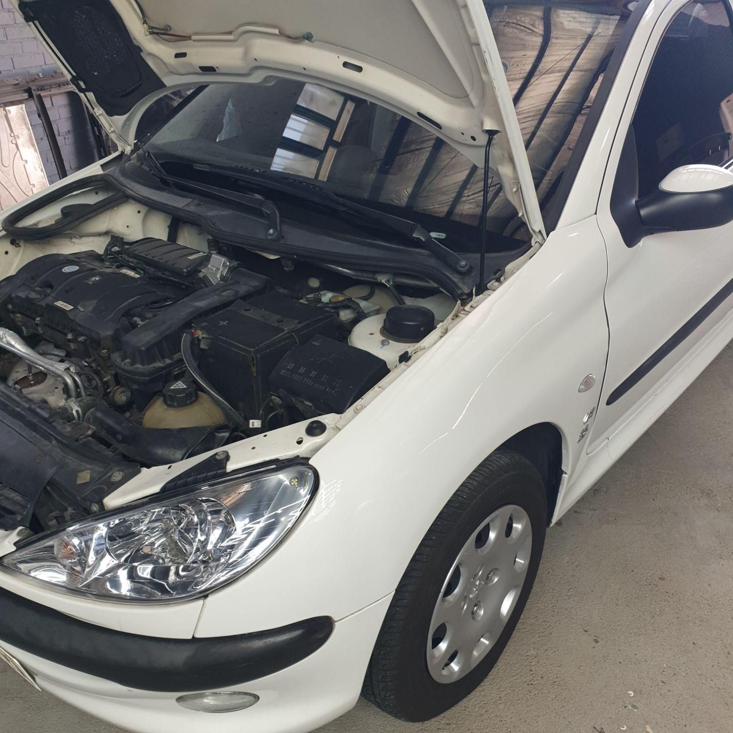 پژو ۲۰۶ صندوق دار v8 - 1396