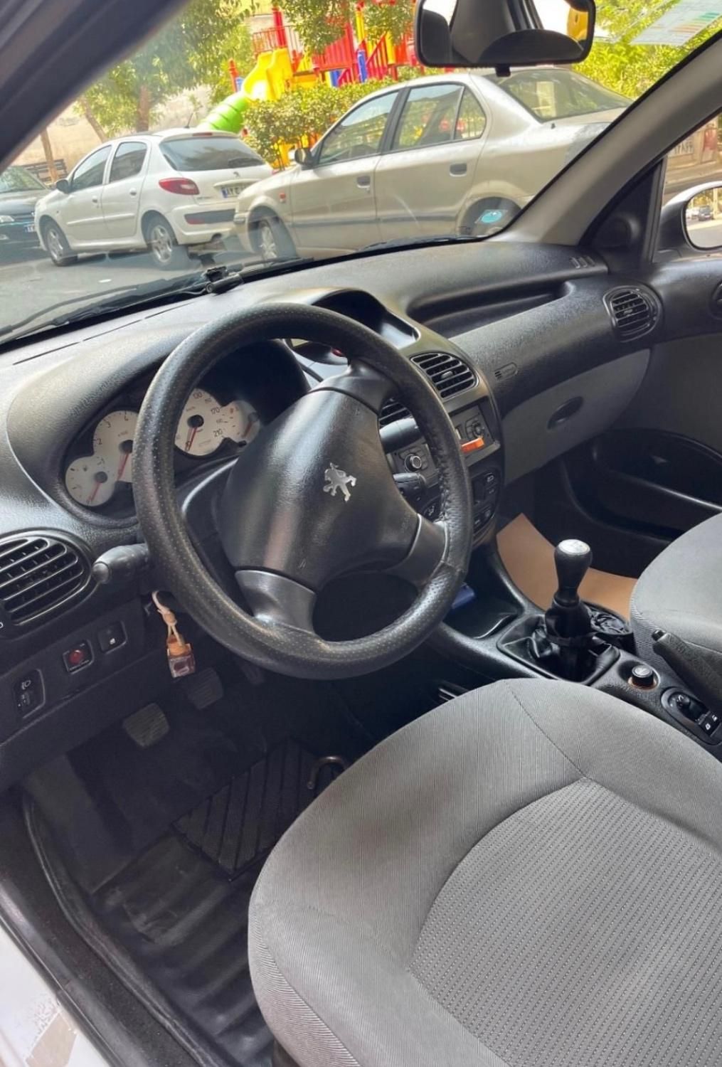 پژو ۲۰۶ صندوق دار v8 - 1400