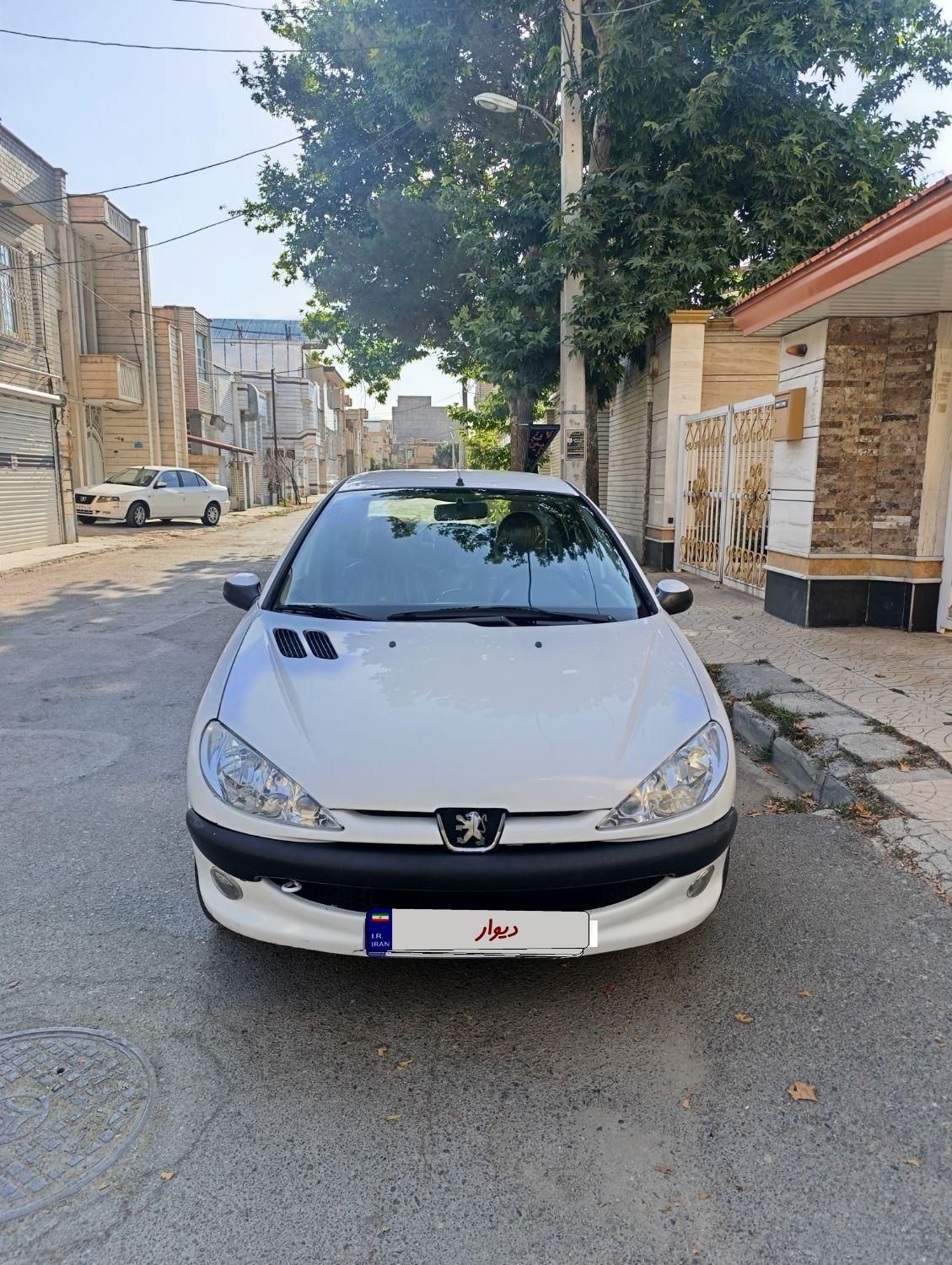 پژو ۲۰۶ صندوق دار v8 - 1393