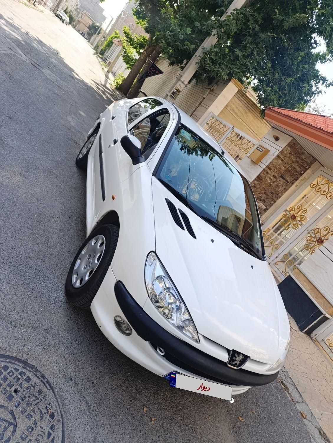 پژو ۲۰۶ صندوق دار v8 - 1393
